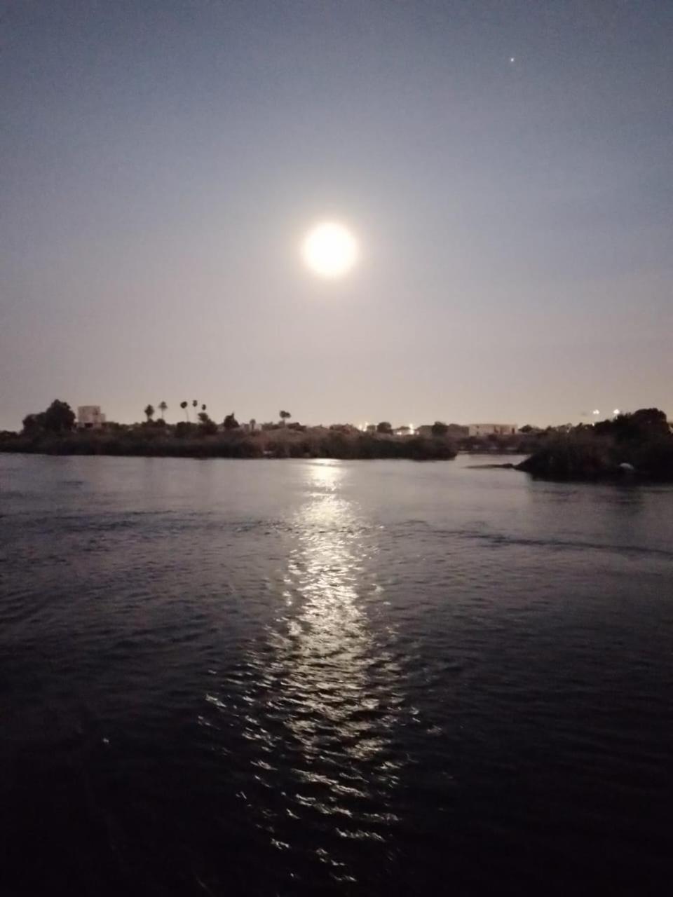 Готель Nile Felucca Adventure Асуан Екстер'єр фото