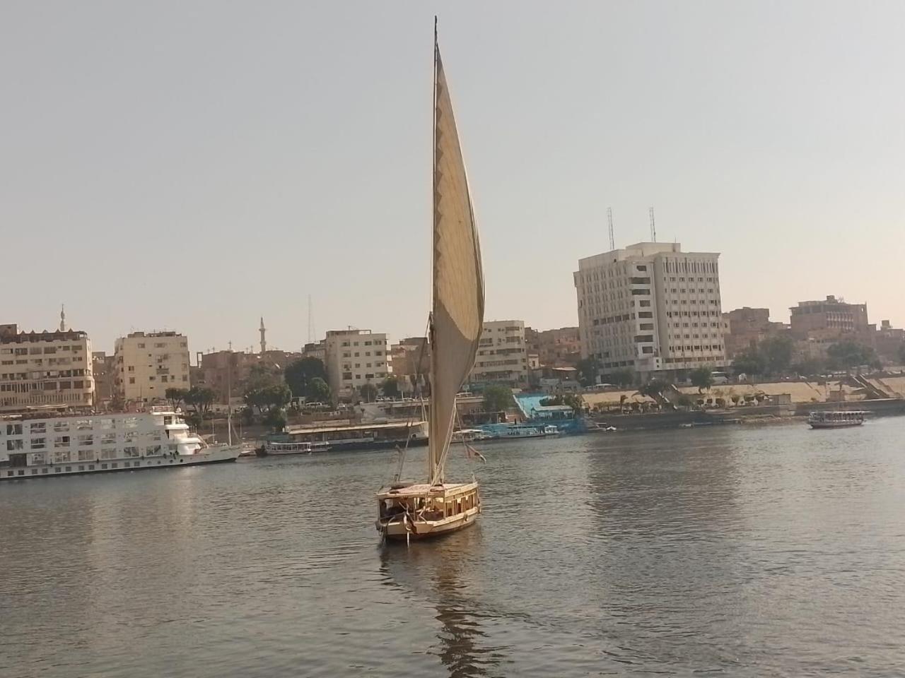 Готель Nile Felucca Adventure Асуан Екстер'єр фото