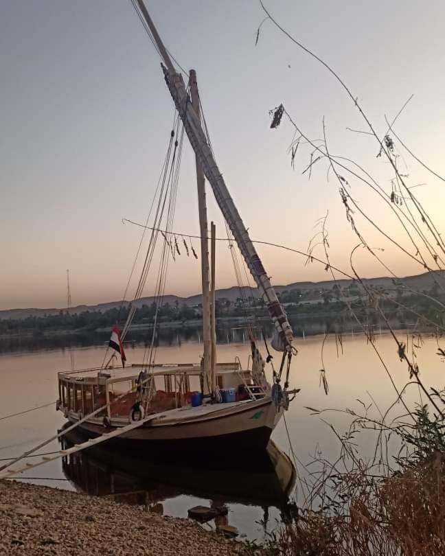 Готель Nile Felucca Adventure Асуан Екстер'єр фото