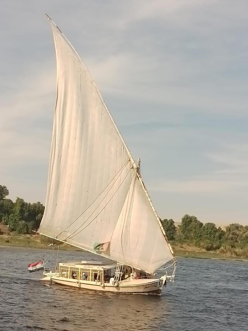 Готель Nile Felucca Adventure Асуан Екстер'єр фото