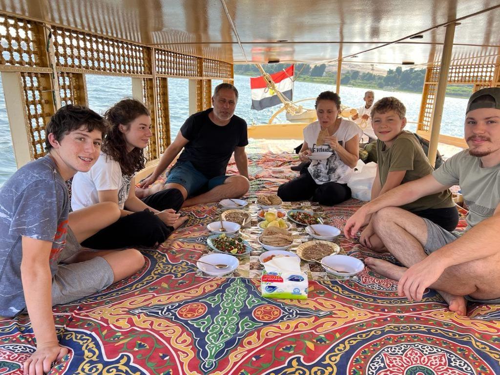 Готель Nile Felucca Adventure Асуан Екстер'єр фото