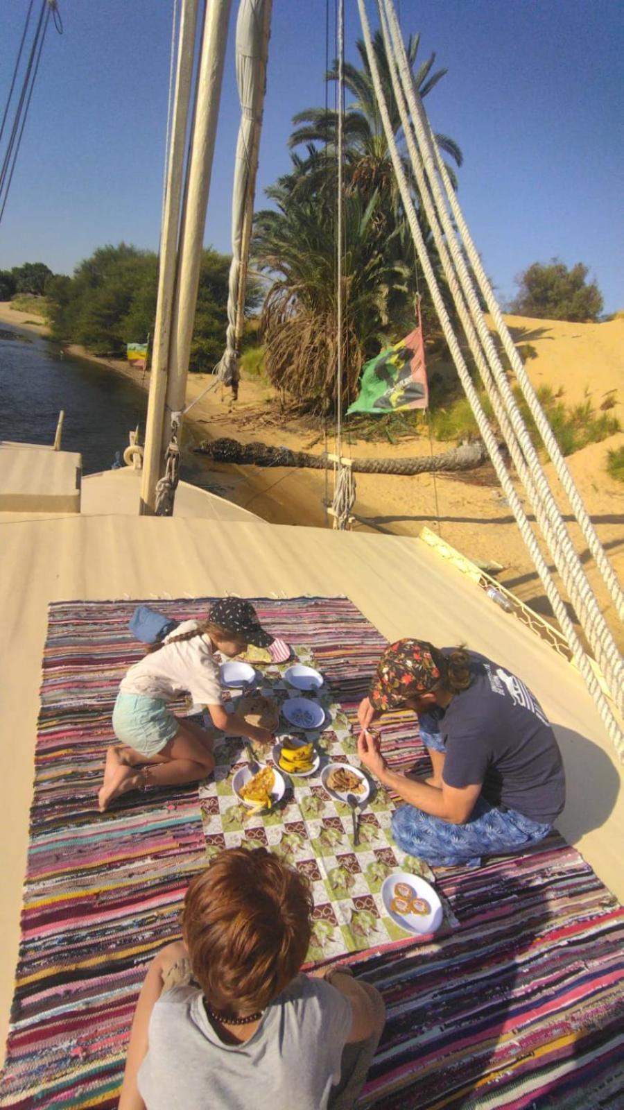 Готель Nile Felucca Adventure Асуан Екстер'єр фото